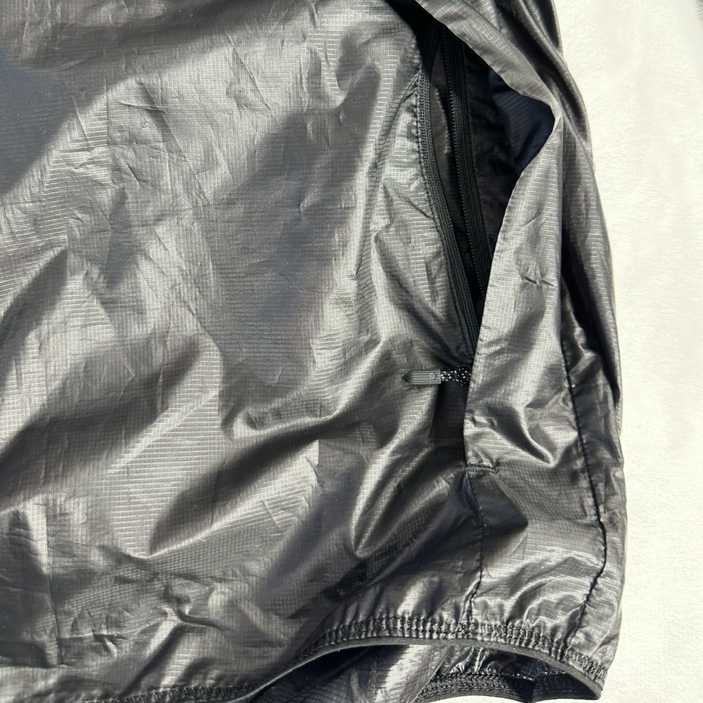 Lululemon, Packable Lightweight Half-Zip, Size 4 - image 4